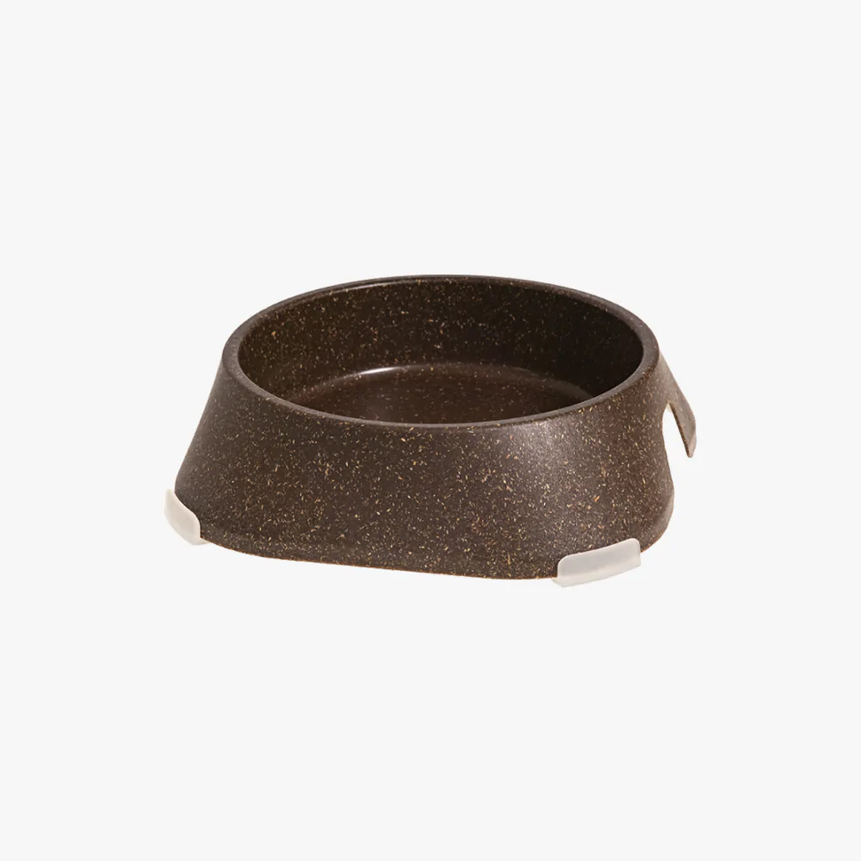 Eco-friendly biodegradable pet bowl made from sustainable materials for indoor pet feeding