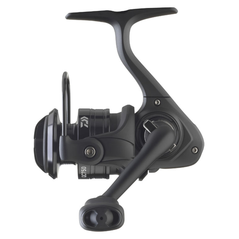 Катушка Daiwa QC 750 для рыбалки крупным планом